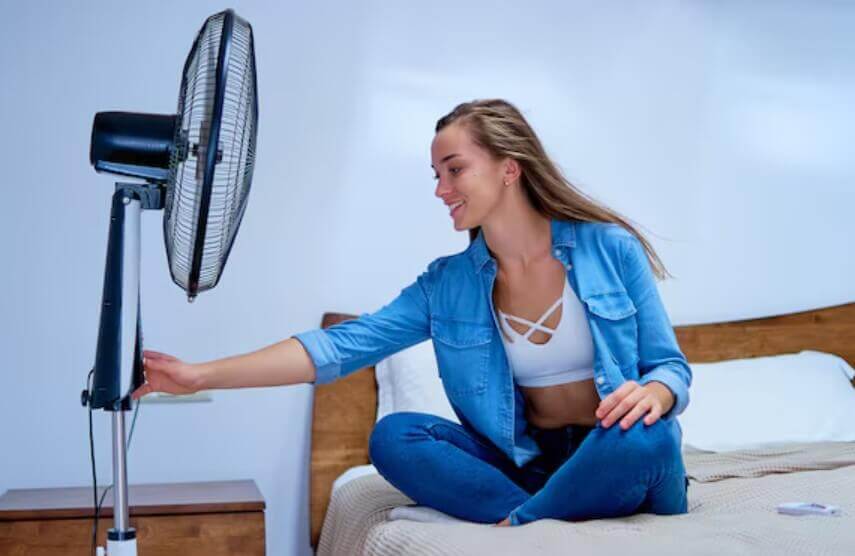 Hélice de ventilador de coluna com 6 pás em funcionamento